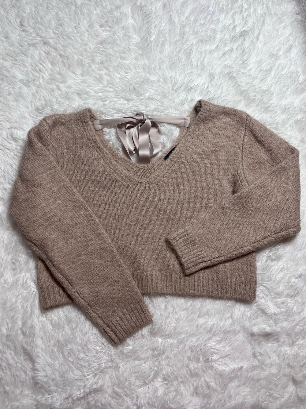 Lulus V-Neck Ribbon Back Sweater